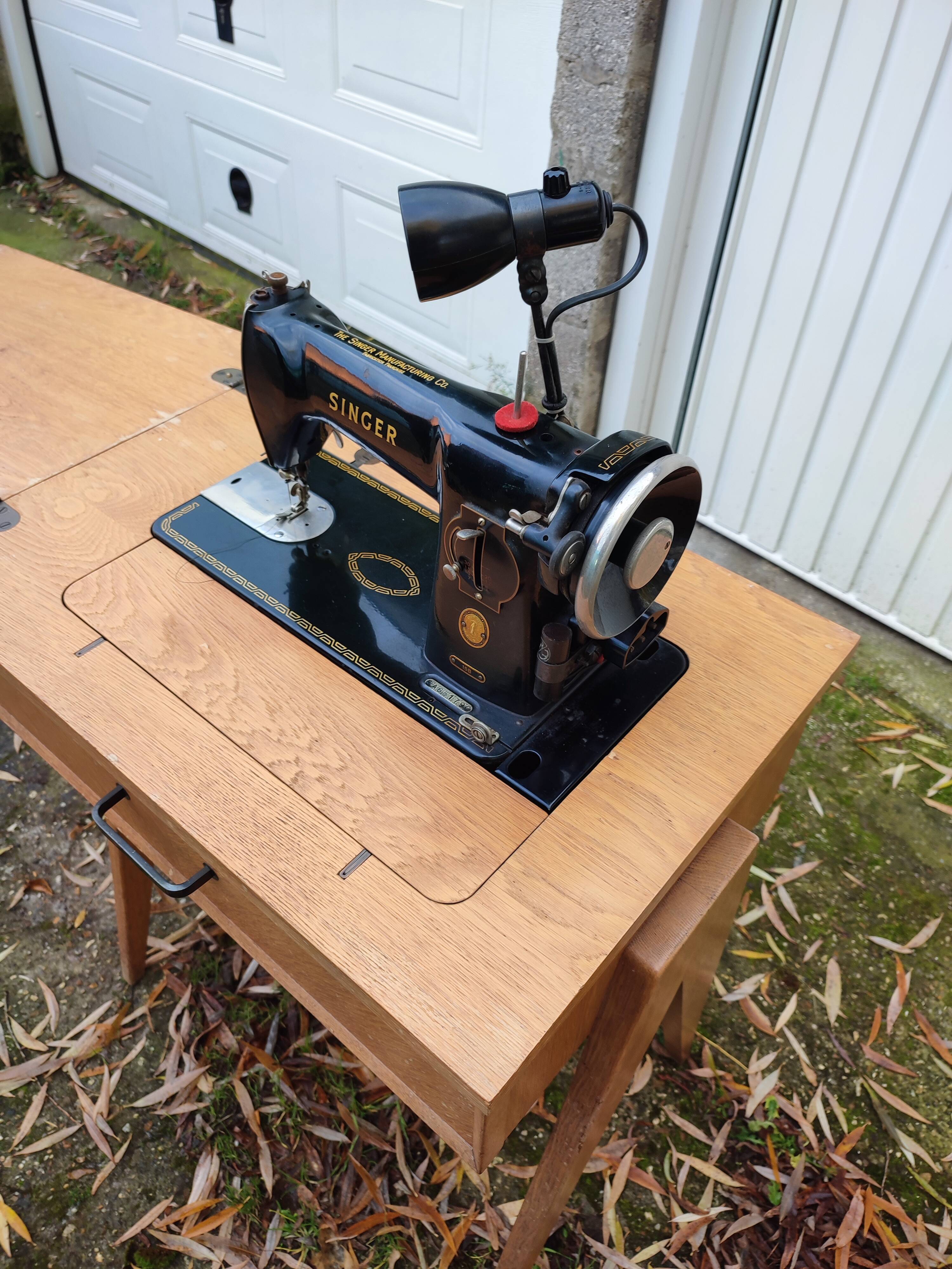 Sewing desk foot compass machine singer