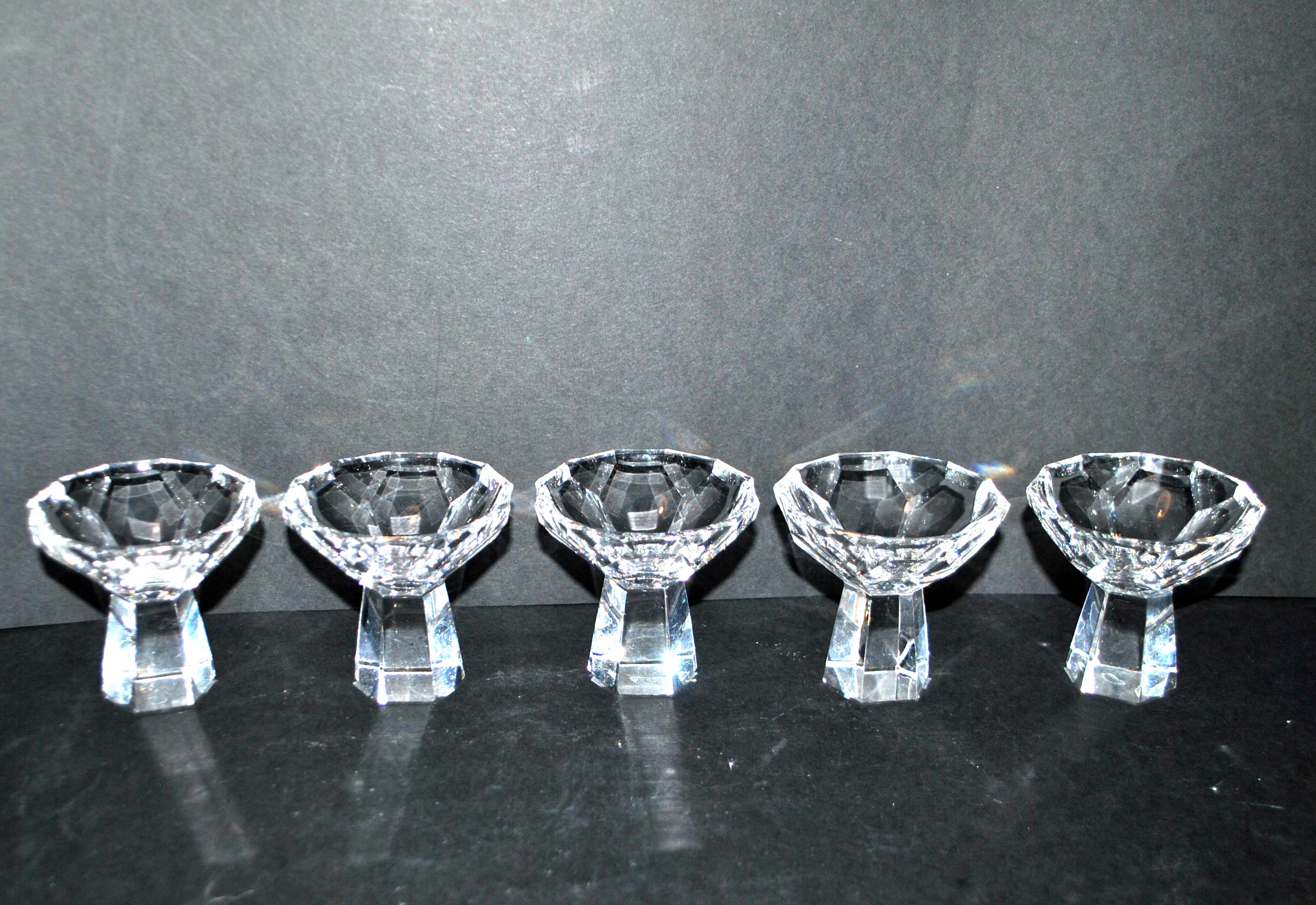 Lot de 5 verres à liqueur en verre fumé design années 70