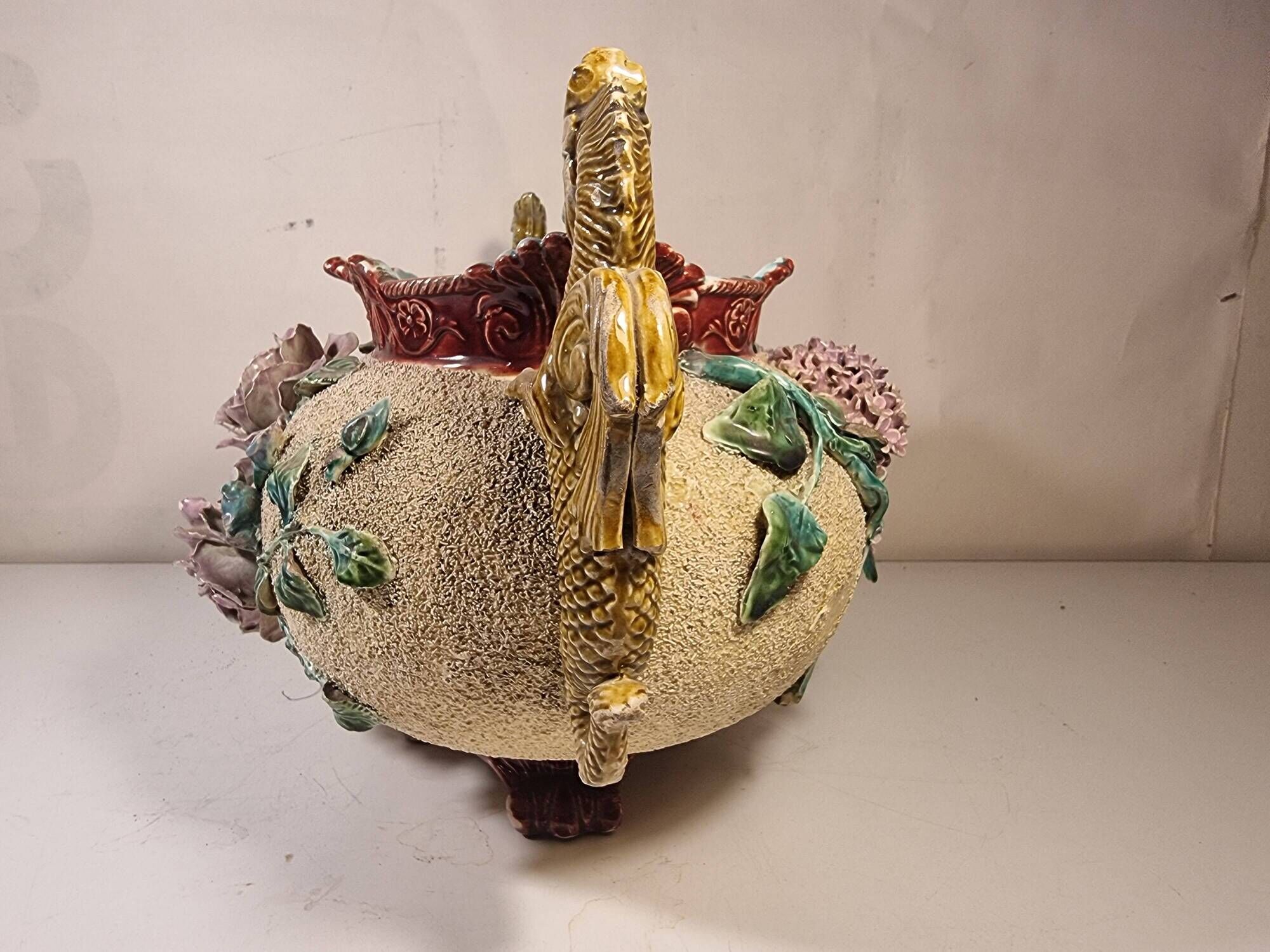 Earthenware cache-pot