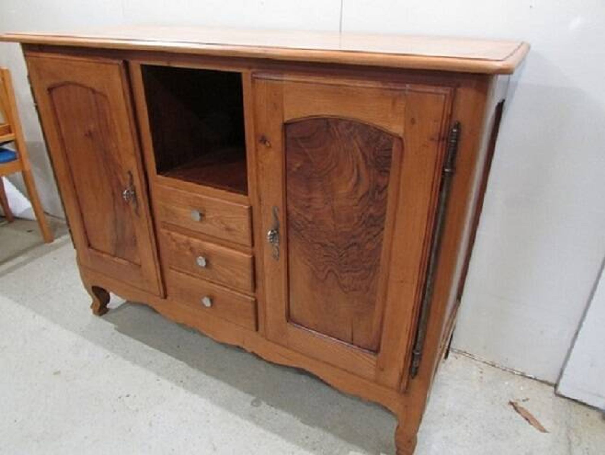 Buffet d'entre deux en chêne