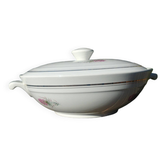 Large porcelain vegetable dish/soup tureen from the Orchies Moulin des Loups earthenware decor of lilac