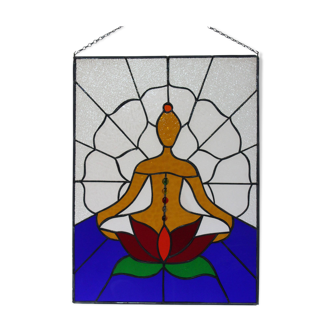 Vitrail décoratif Femme en méditation, Art du yoga en verre coloré, 48 × 66
