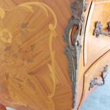 Louis XV chest of drawers in rosewood marquetry