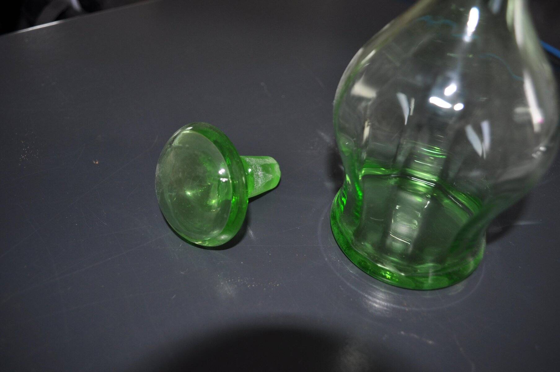 Art Deco Czech liqueur carafe in clear and green glass with a stopper (1930s)