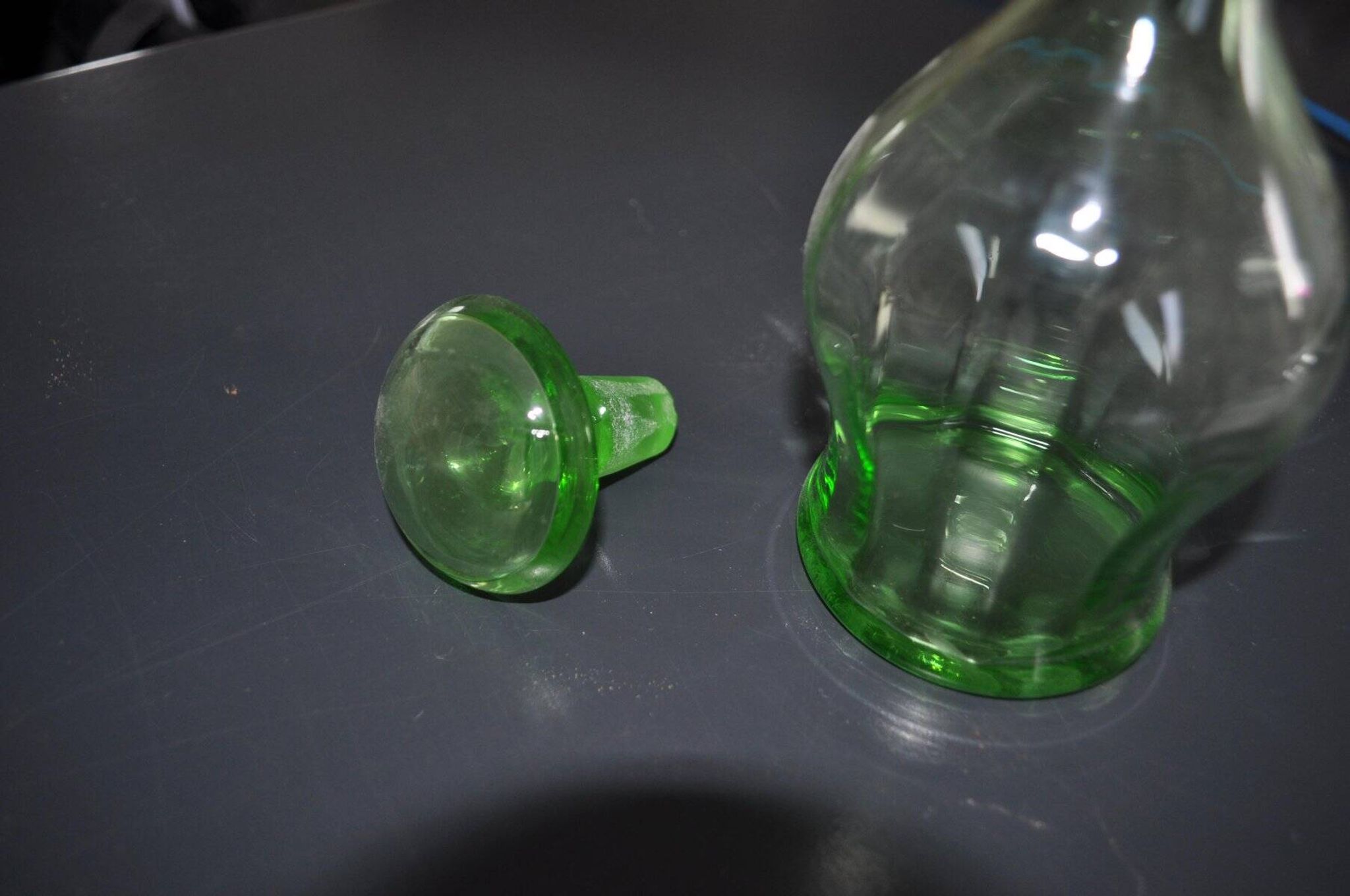 Art Deco Czech liqueur carafe in clear and green glass with a stopper (1930s)