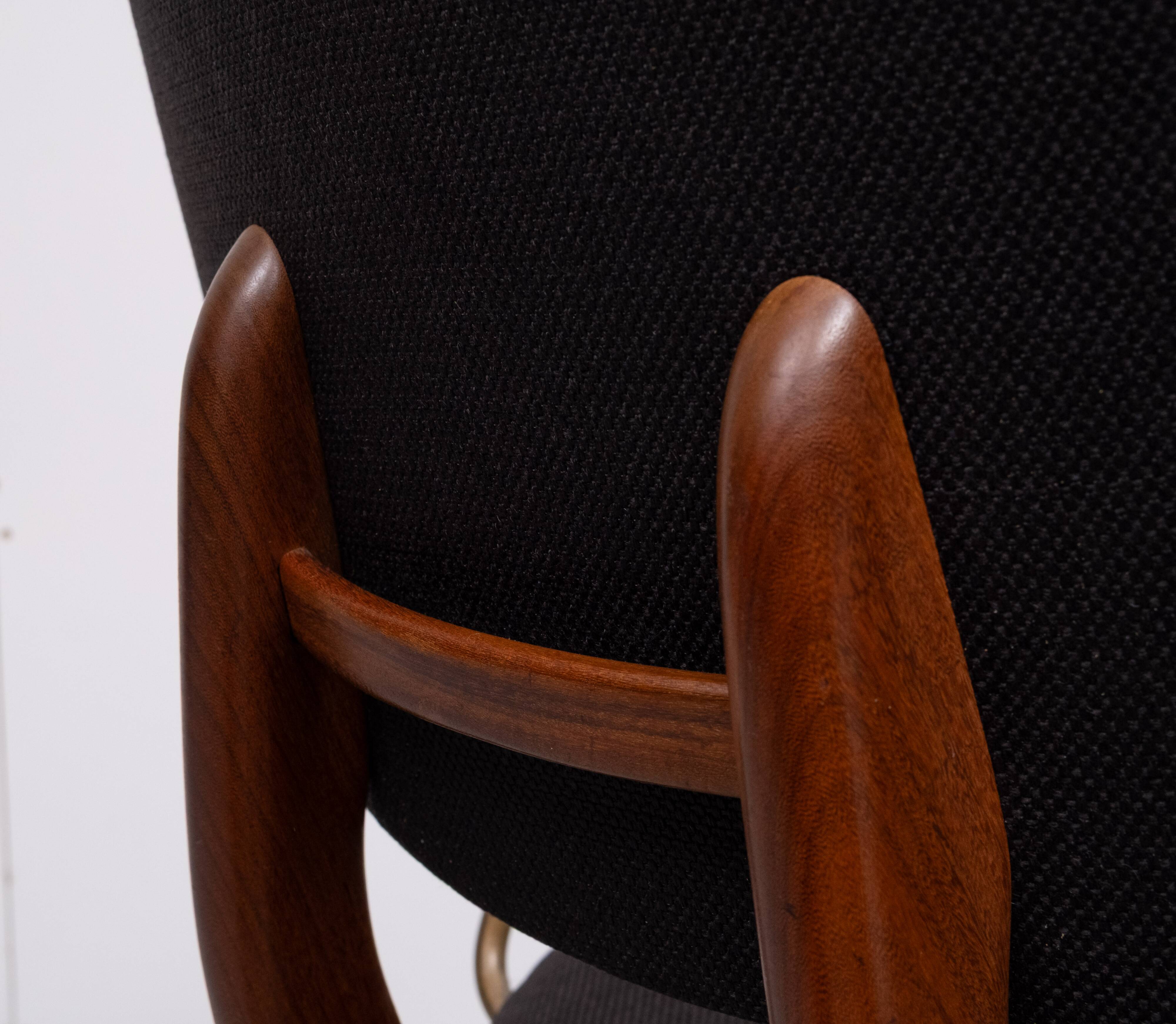 Louis van Teeffelen scissors dinner chairs , wébé, Dutch design