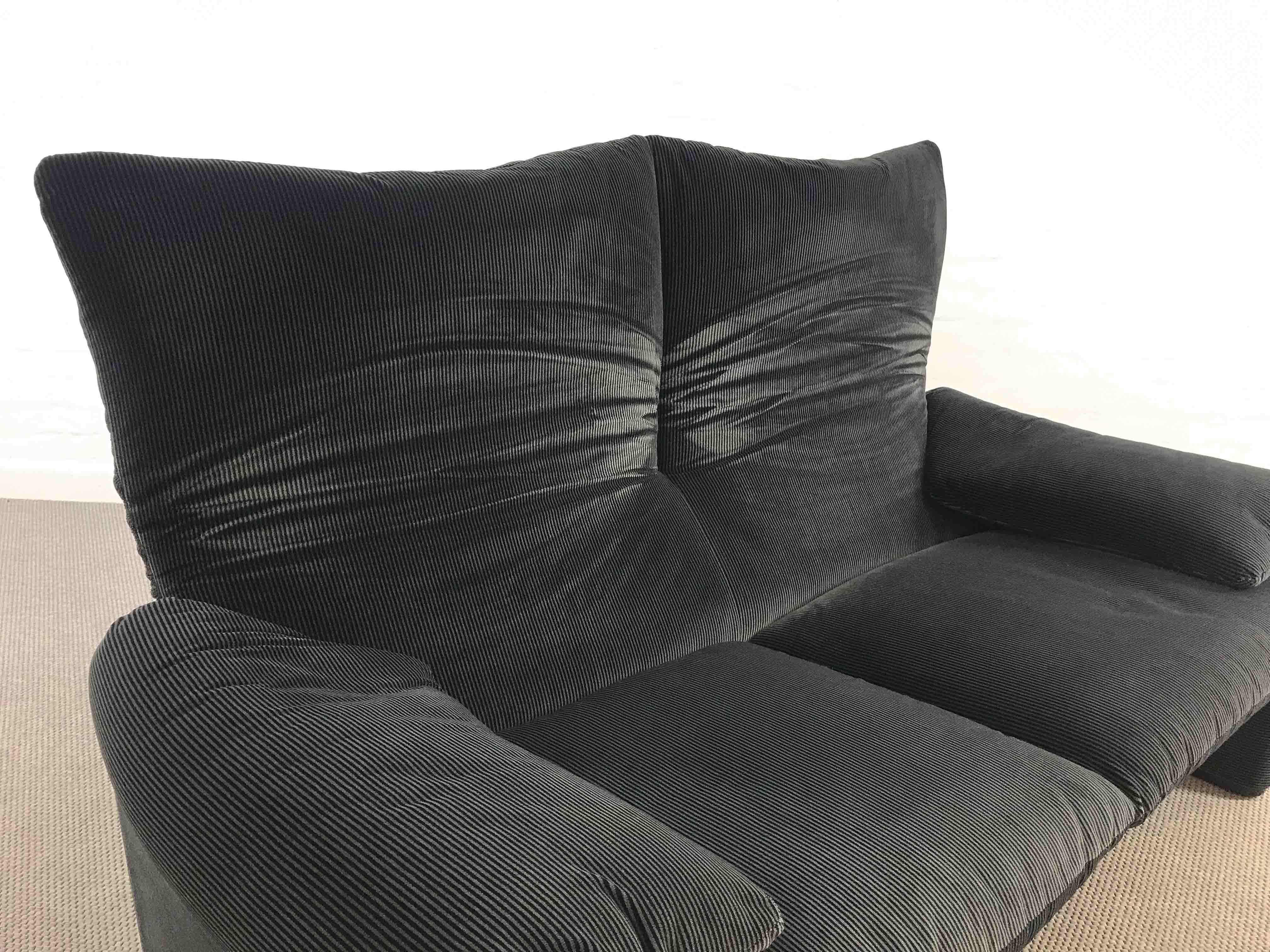 Maralunga 2seater sofa in dark grey striped fabrics by Vico Magistretti for Cassina
