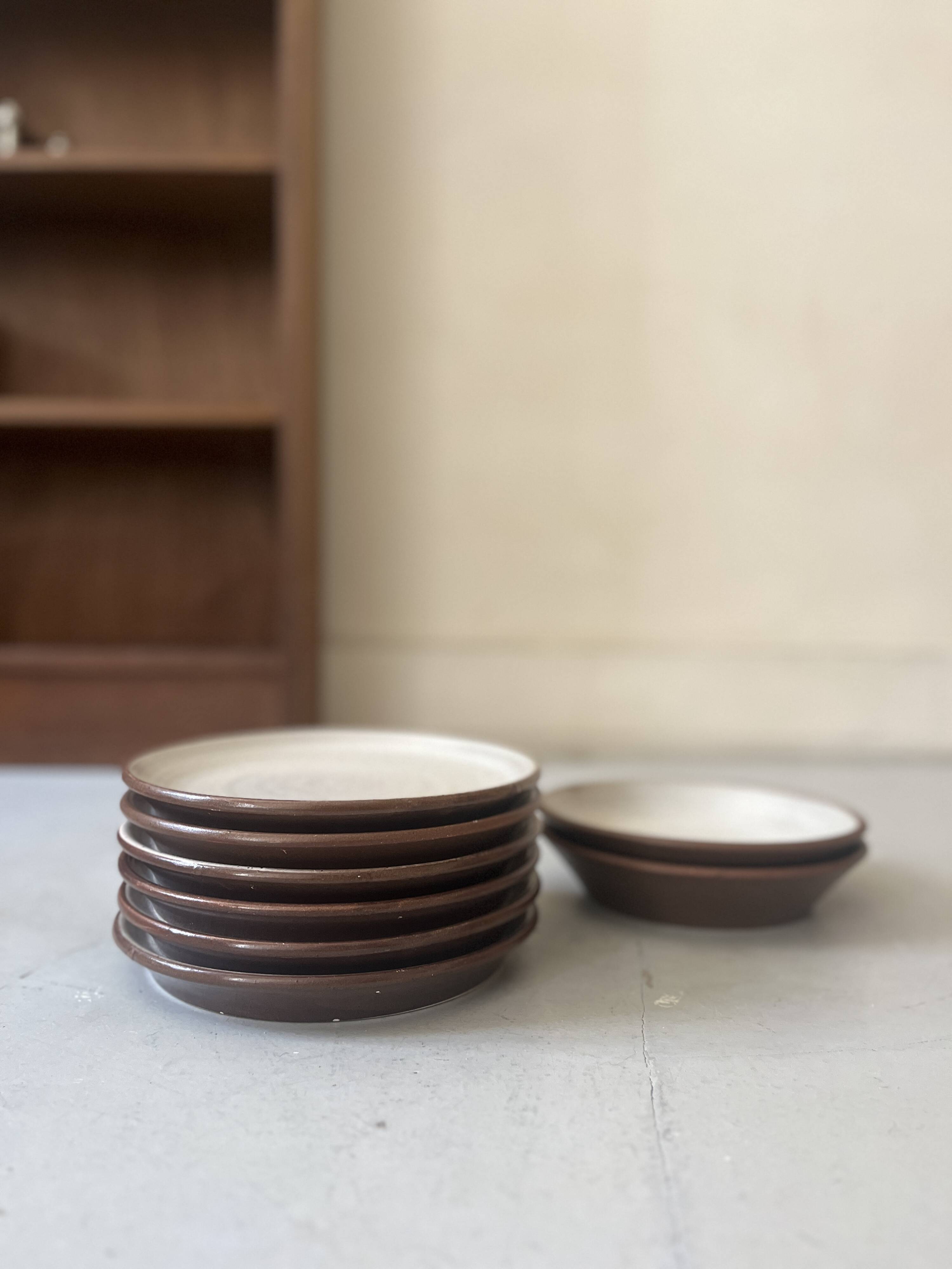 dessert service 6 flat plates + 2 soup plates in Gien sandstone, 1970