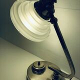 Modernist table lamp from the 30s and 40s in chrome-plated brass, molded glass lampshade