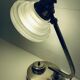 Modernist table lamp from the 30s and 40s in chrome-plated brass, molded glass lampshade