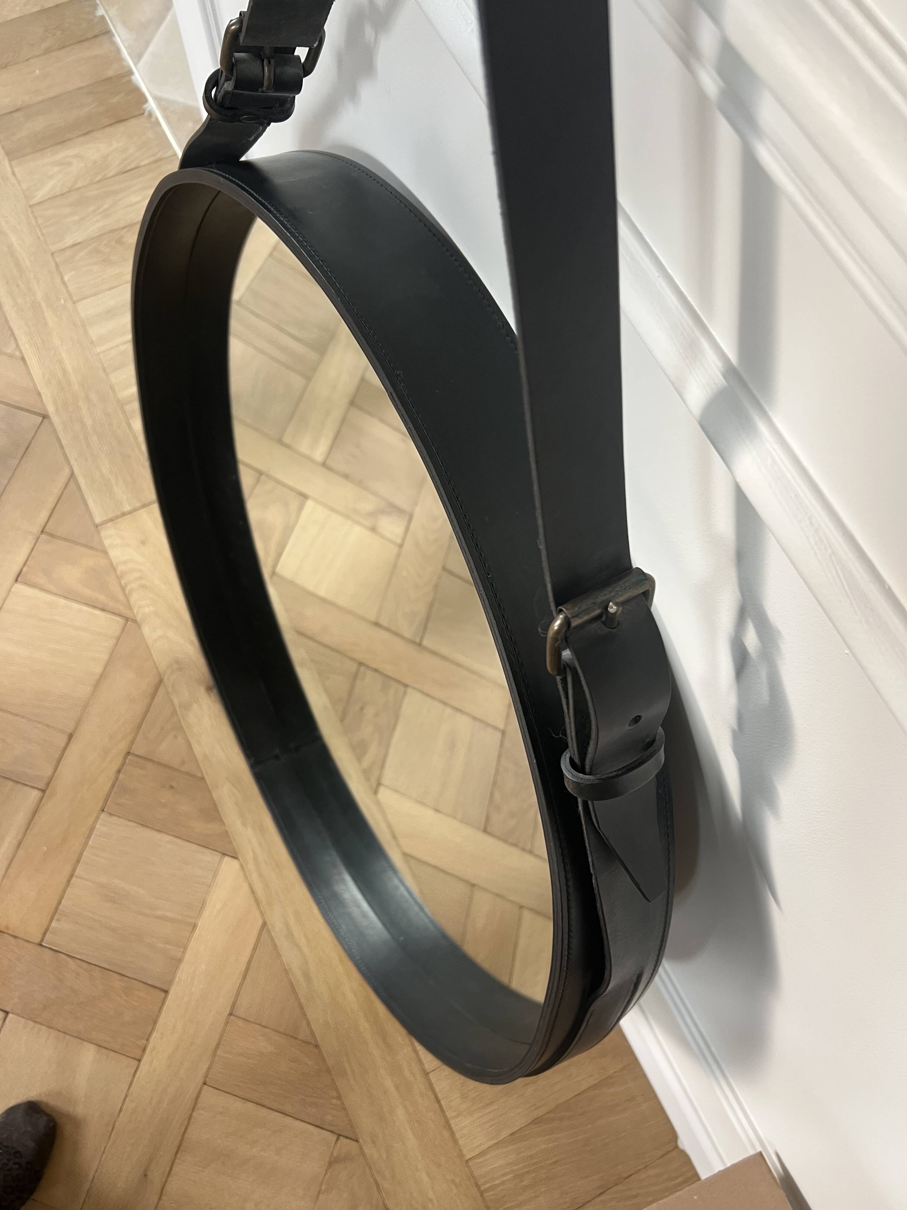 Adnet leather mirror GUBI black D 70cm in perfect condition.