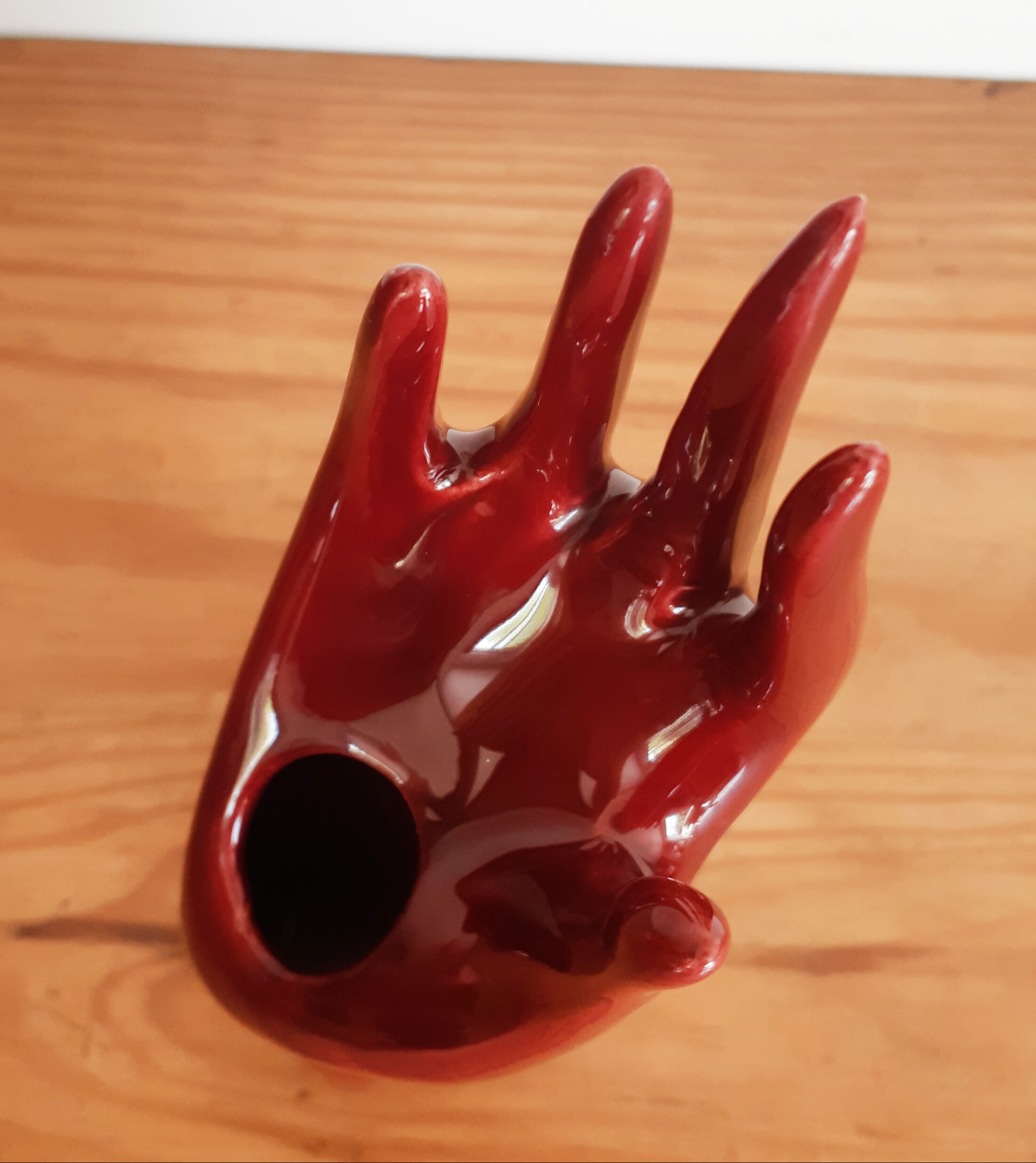 Hand wears red jewelry, ring, soliflore, vintage French, 50s
