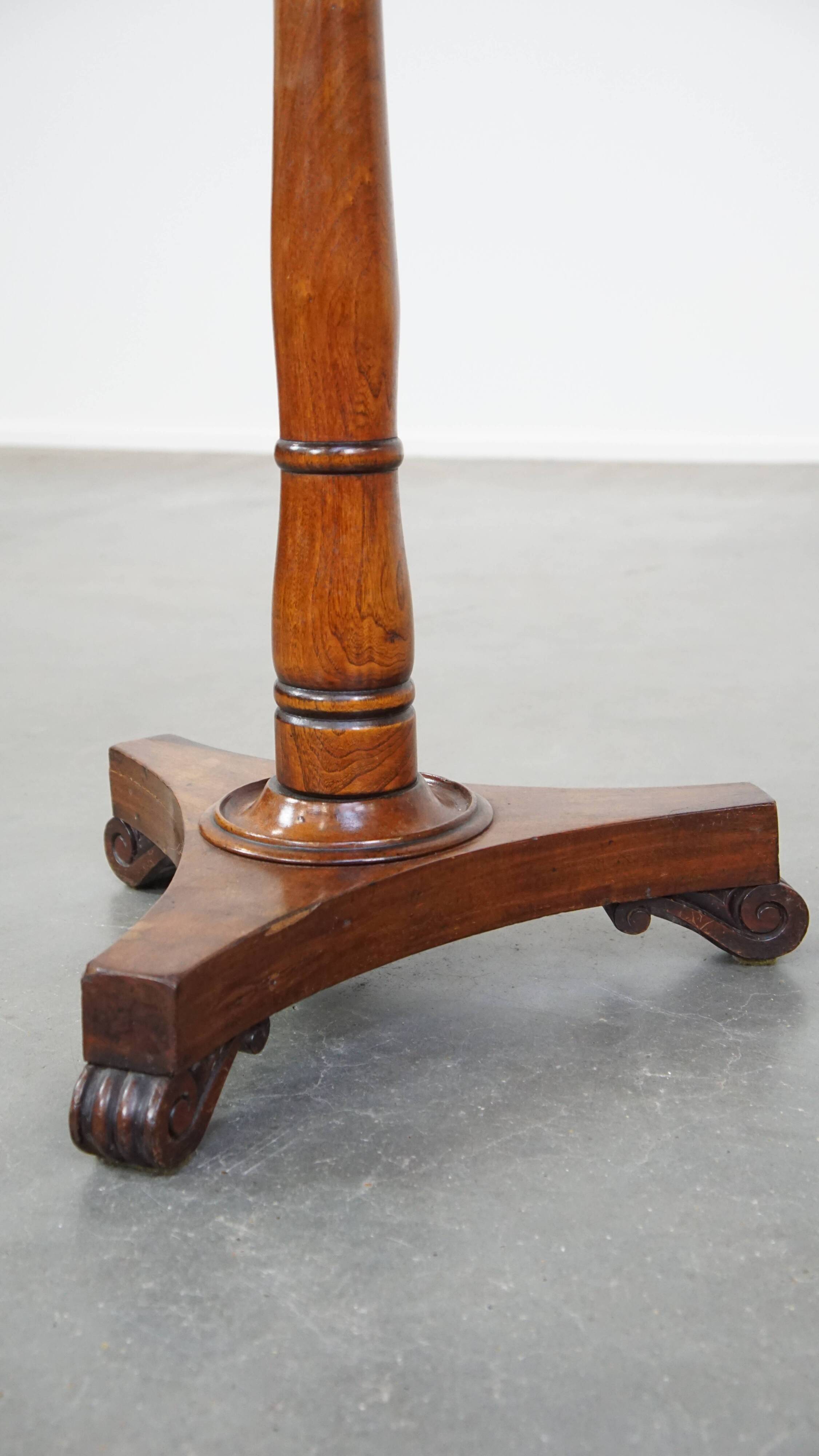 Round antique English side/wine table from the mid-19th century