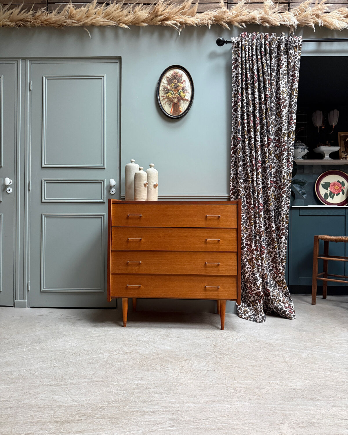 Vintage oak chest of drawers