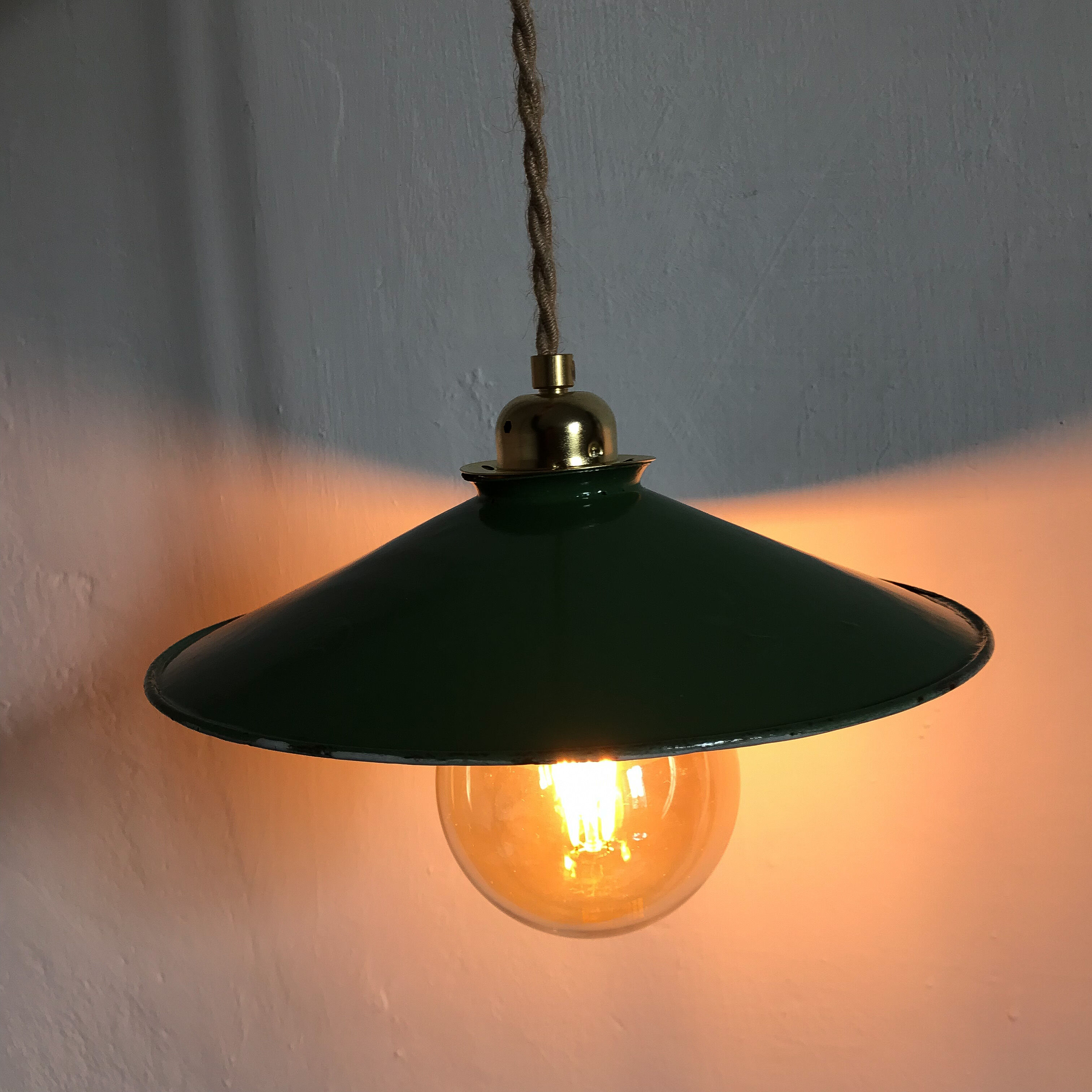 Green metal suspension