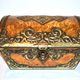 Antique biscuit box in golden sheet - Victoria metal box
