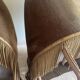 Paire de fauteuils crapaud vintage en velours brun tabac à franges
