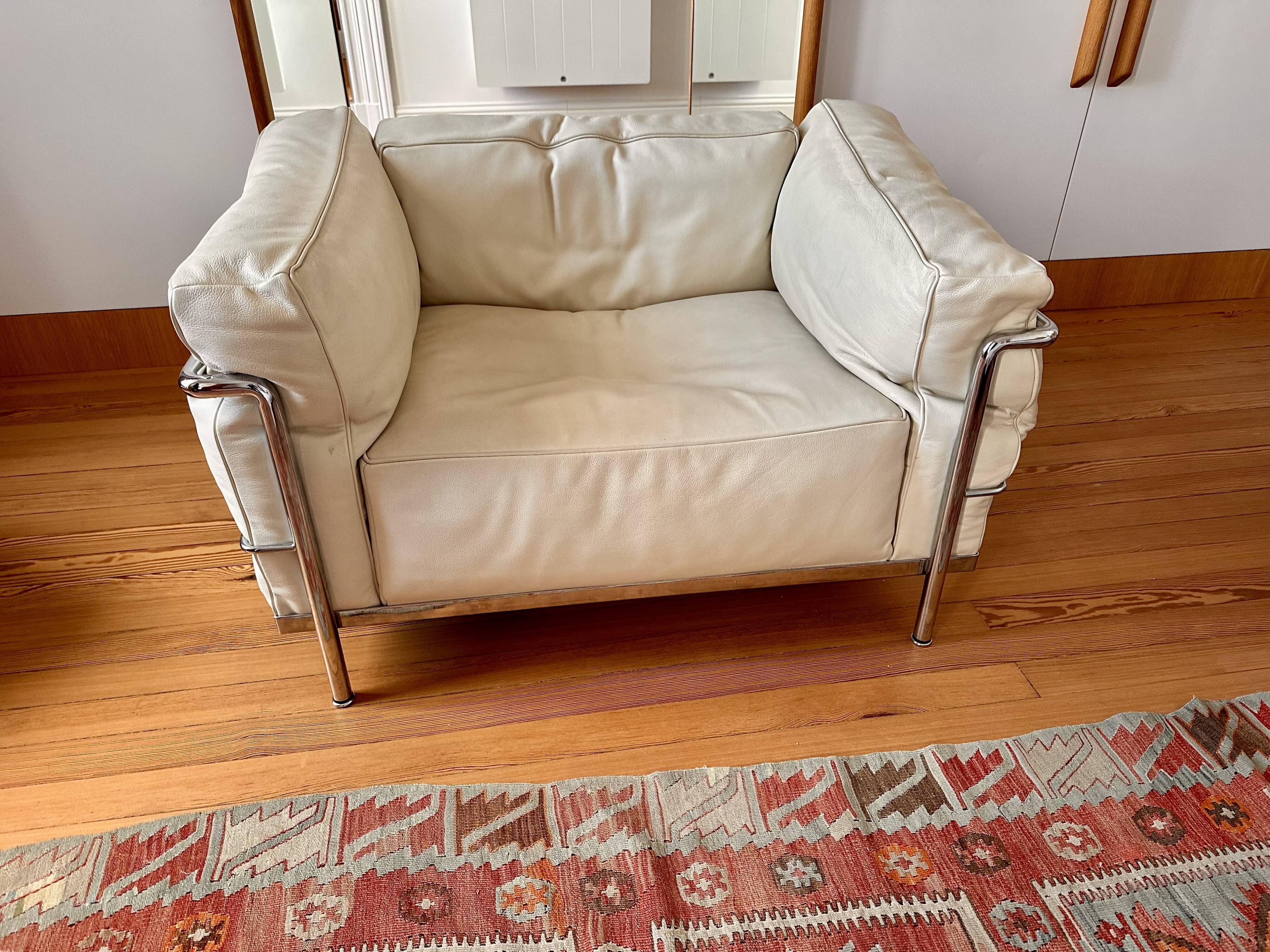 Cassina lc3 armchair authentic - luxury version in feathers - excellent condition