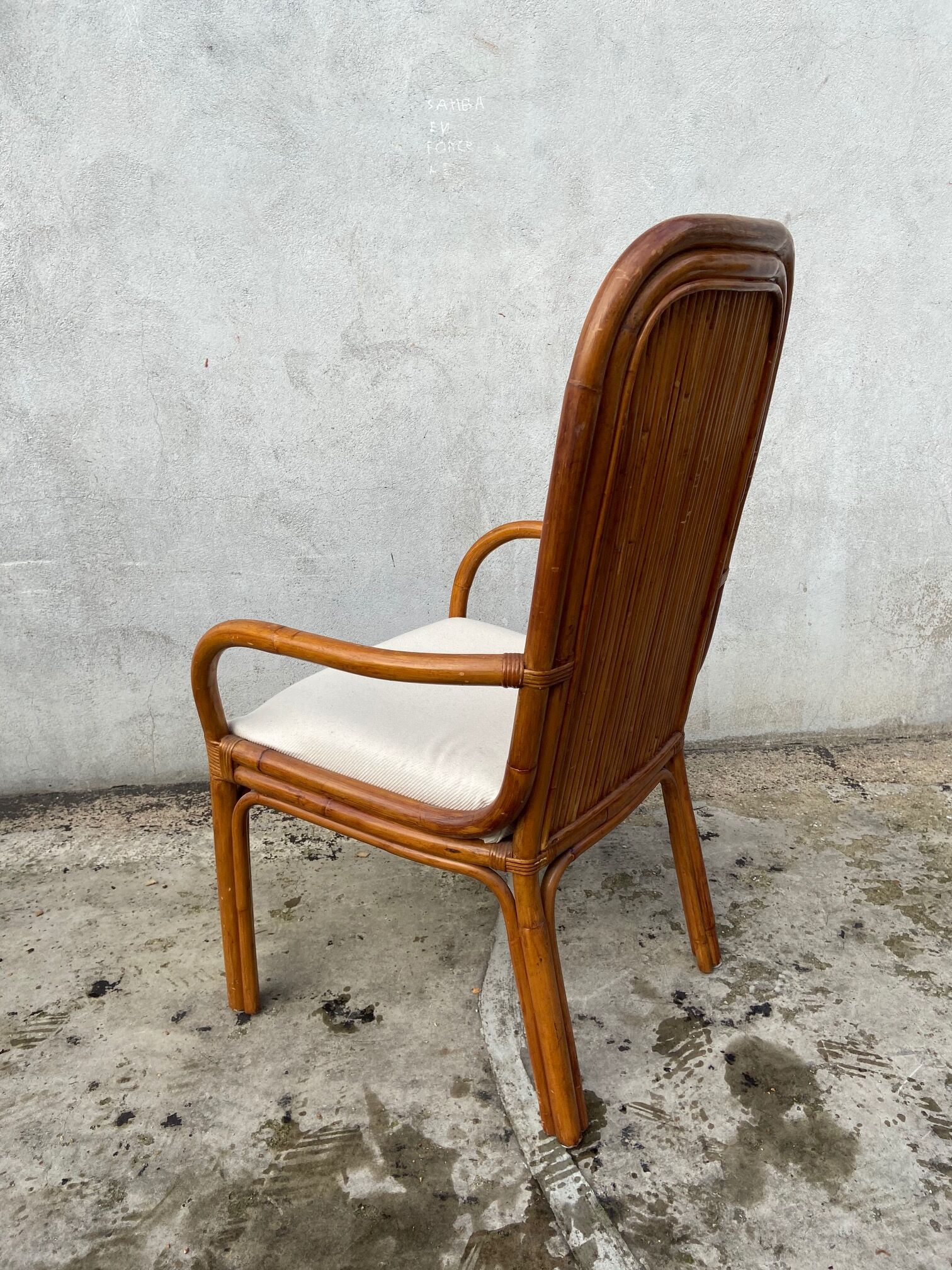 Suite of four chairs and two bamboo chairs
