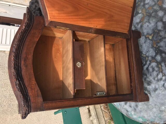 Doll cabinet or small cabinet of curiosities