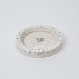 Bottle base made of recycled shells