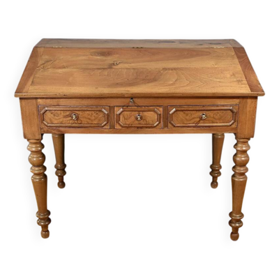 Bureau de Pente en Noyer massif, style Louis-Philippe - 2ème partie XIXe