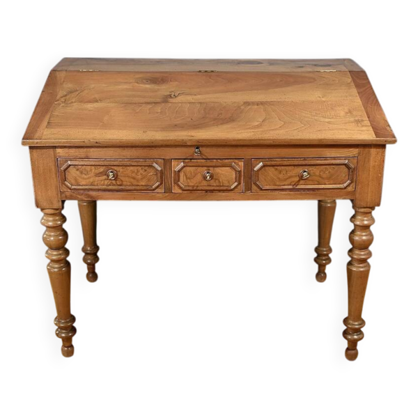 Bureau de Pente en Noyer massif, style Louis-Philippe - 2ème partie XIXe