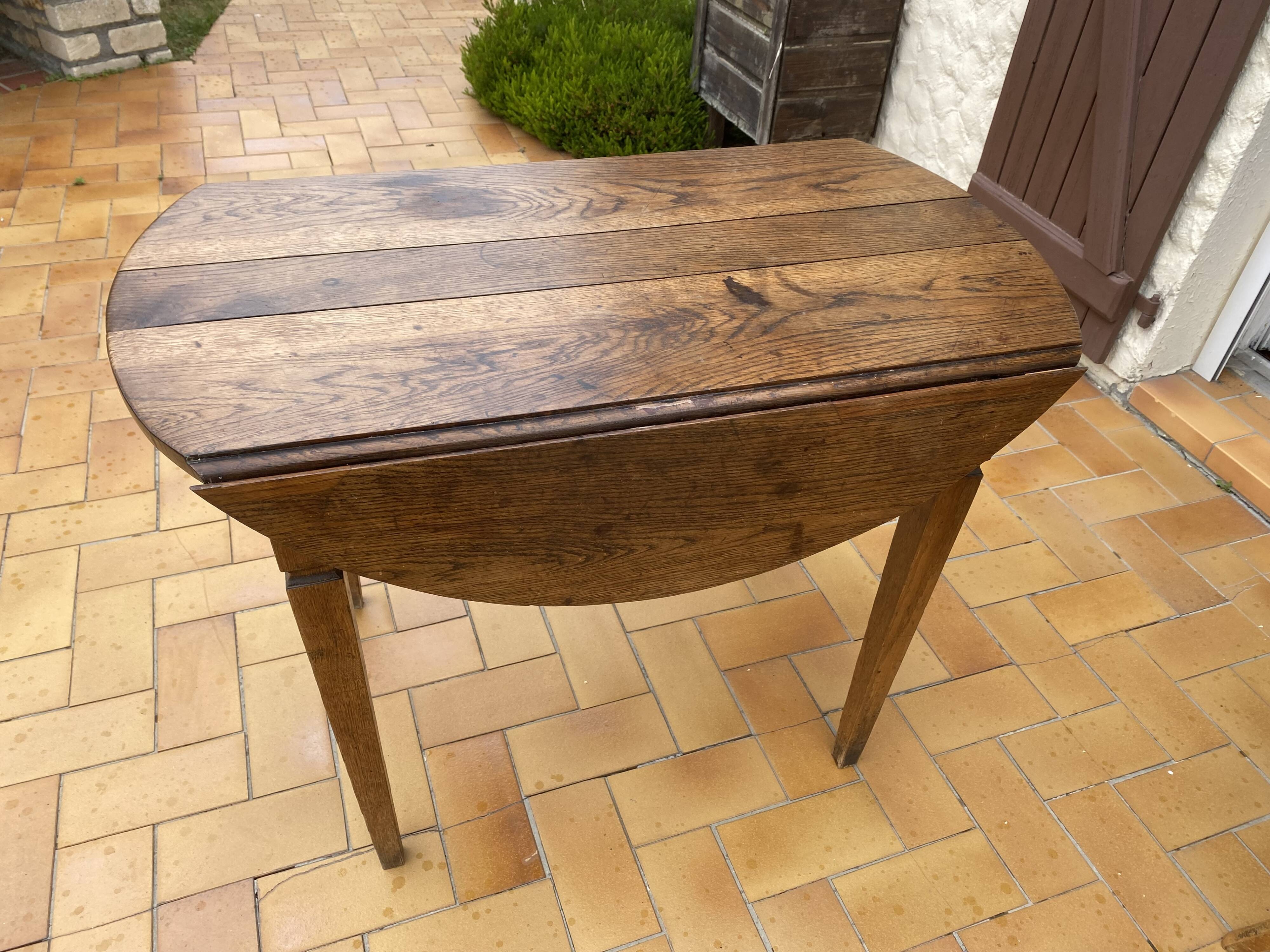 Rustic Wooden Shutter Round Dining Table Vintage Wooden Legs