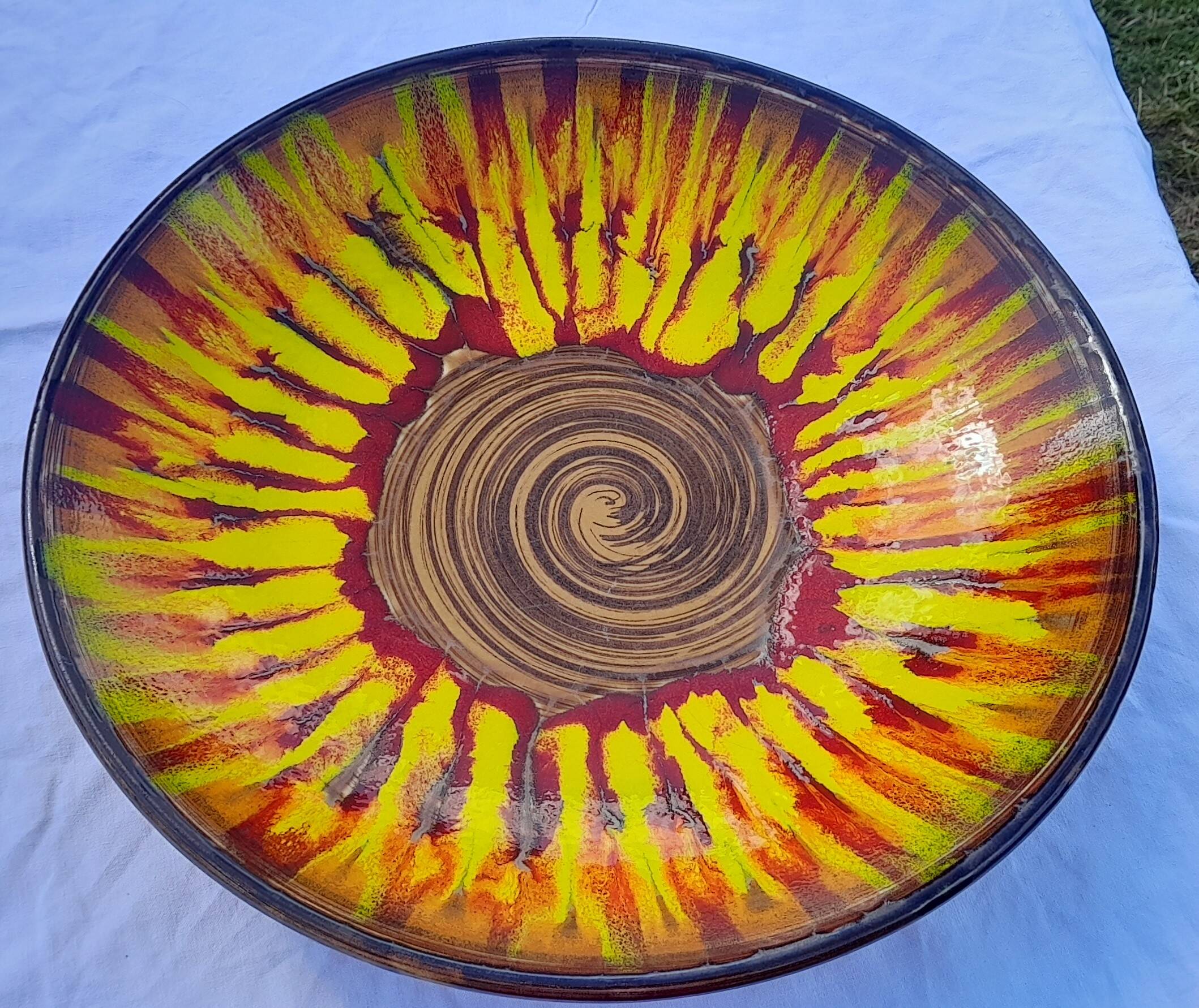 Hand-painted Saint Clément deep dish, diameter 36 cm