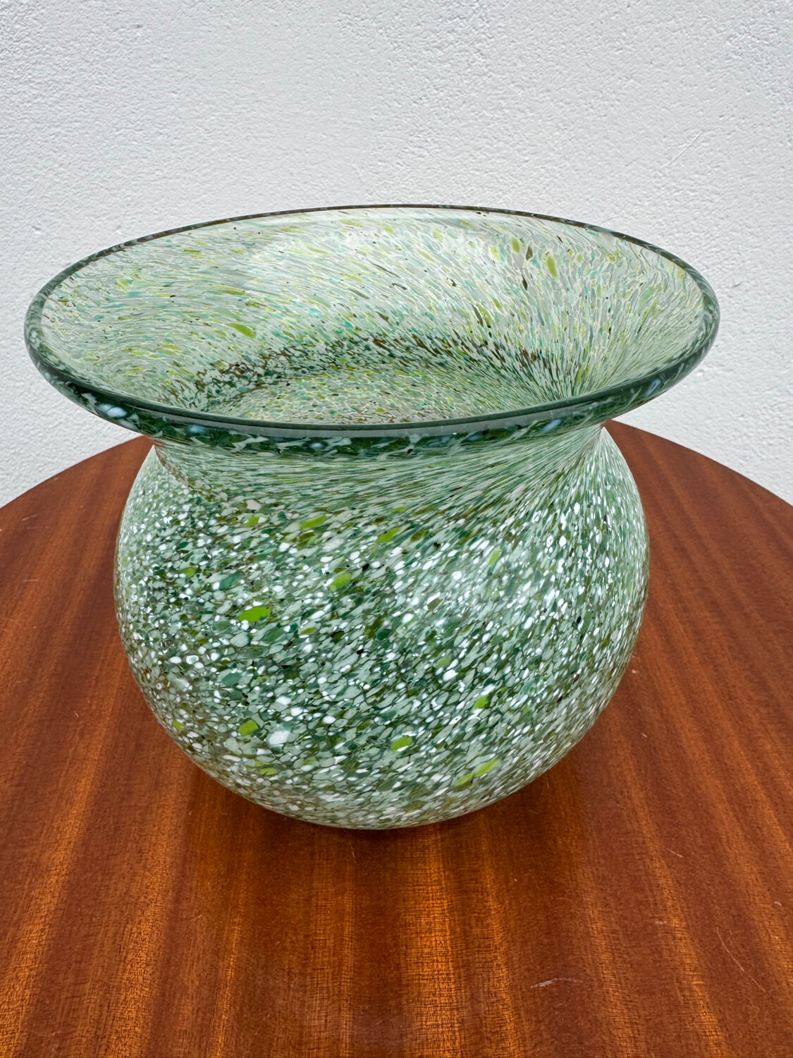 Round Murano glass vase antique