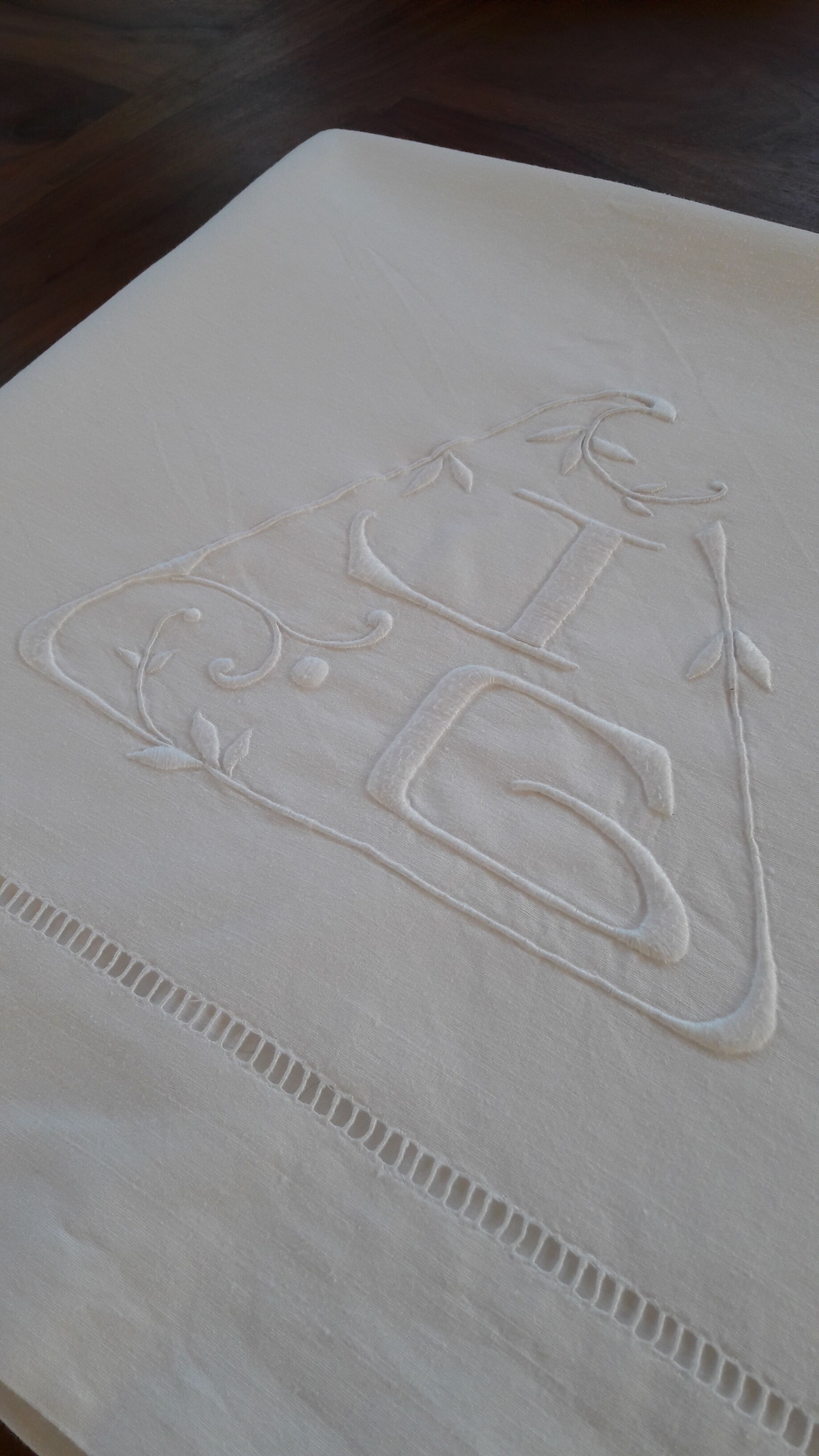 Old linen linen white monogram JG art deco