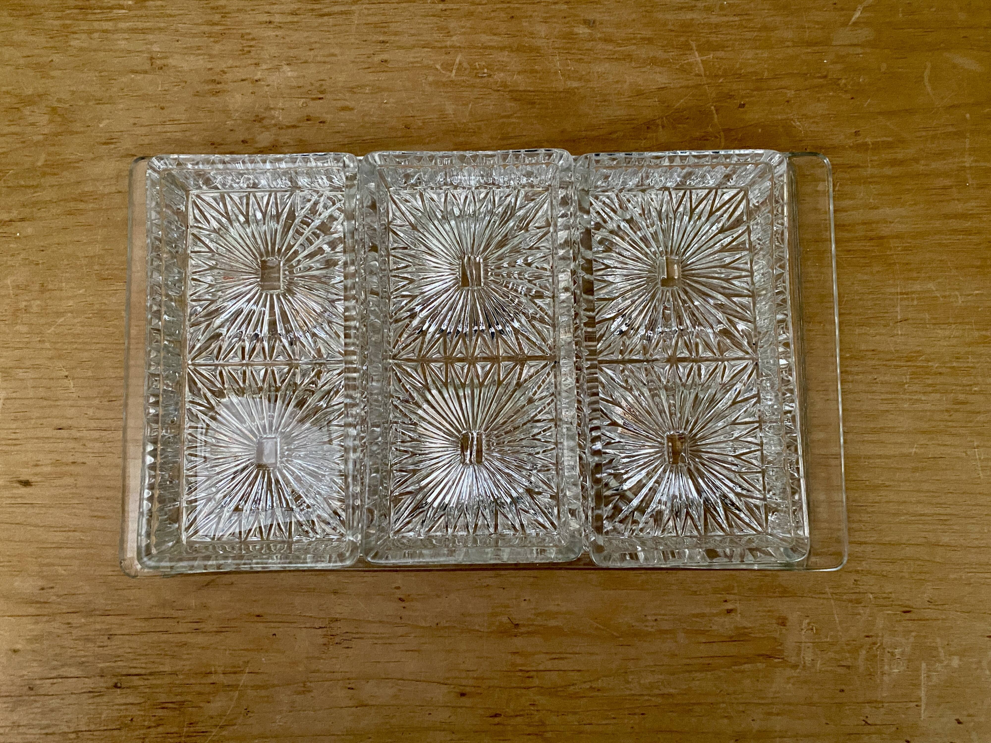 Tray and 3 vintage ramekins in worked glass