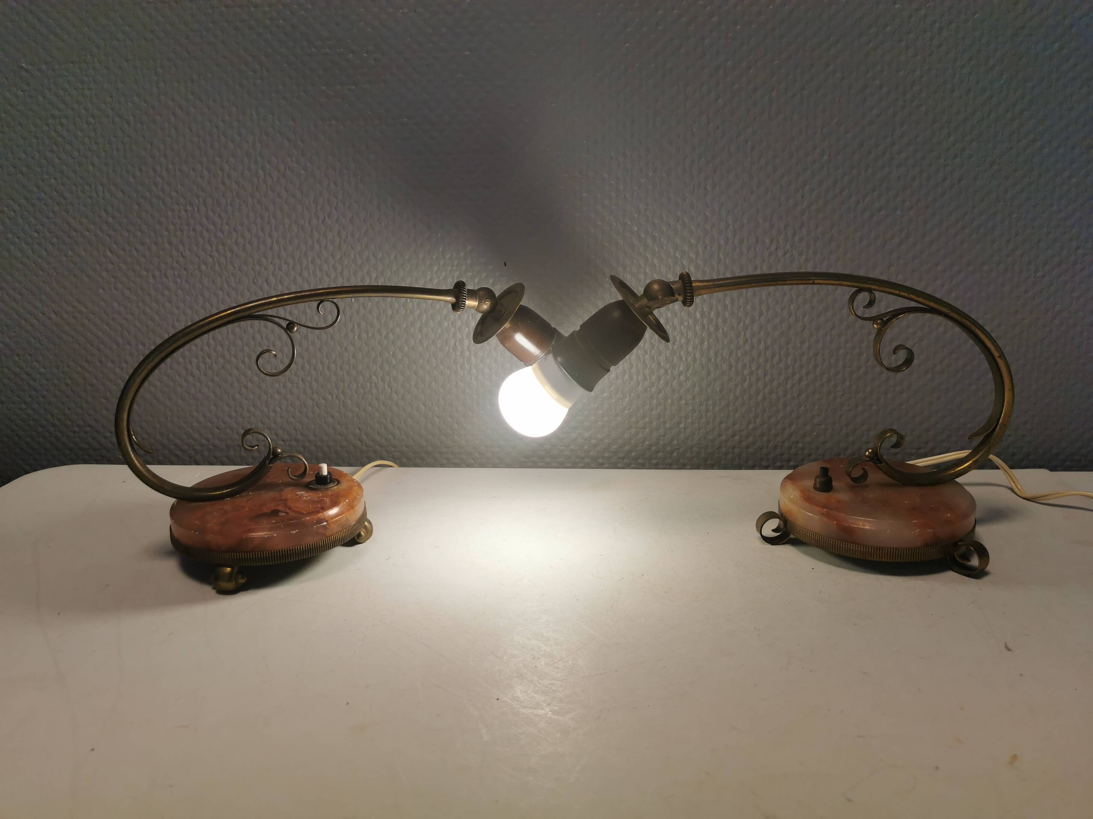 A set of very old art deco table lamps, estimated 1920s in brass and marble.