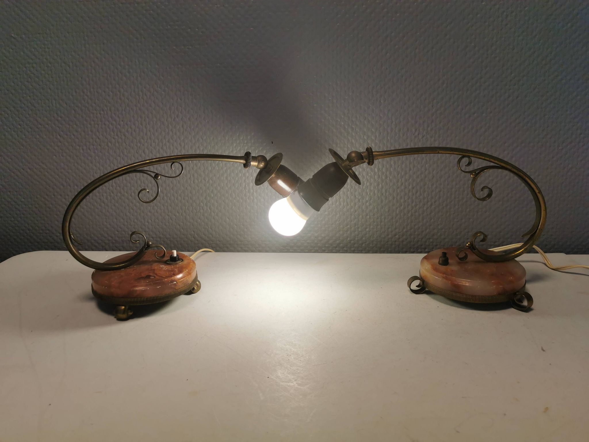 A set of very old art deco table lamps, estimated 1920s in brass and marble.