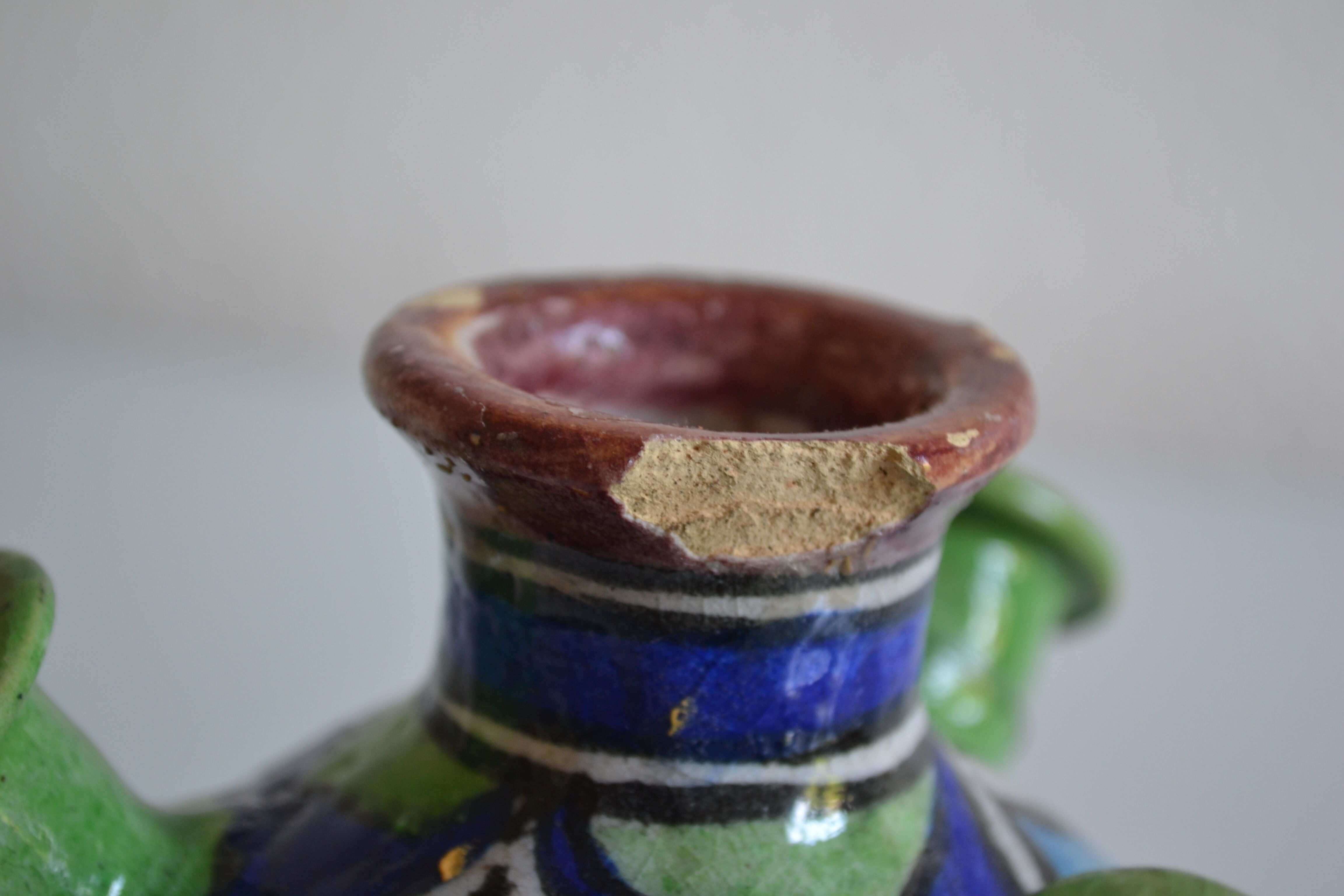 Vase in ceramic ottoman Iznik