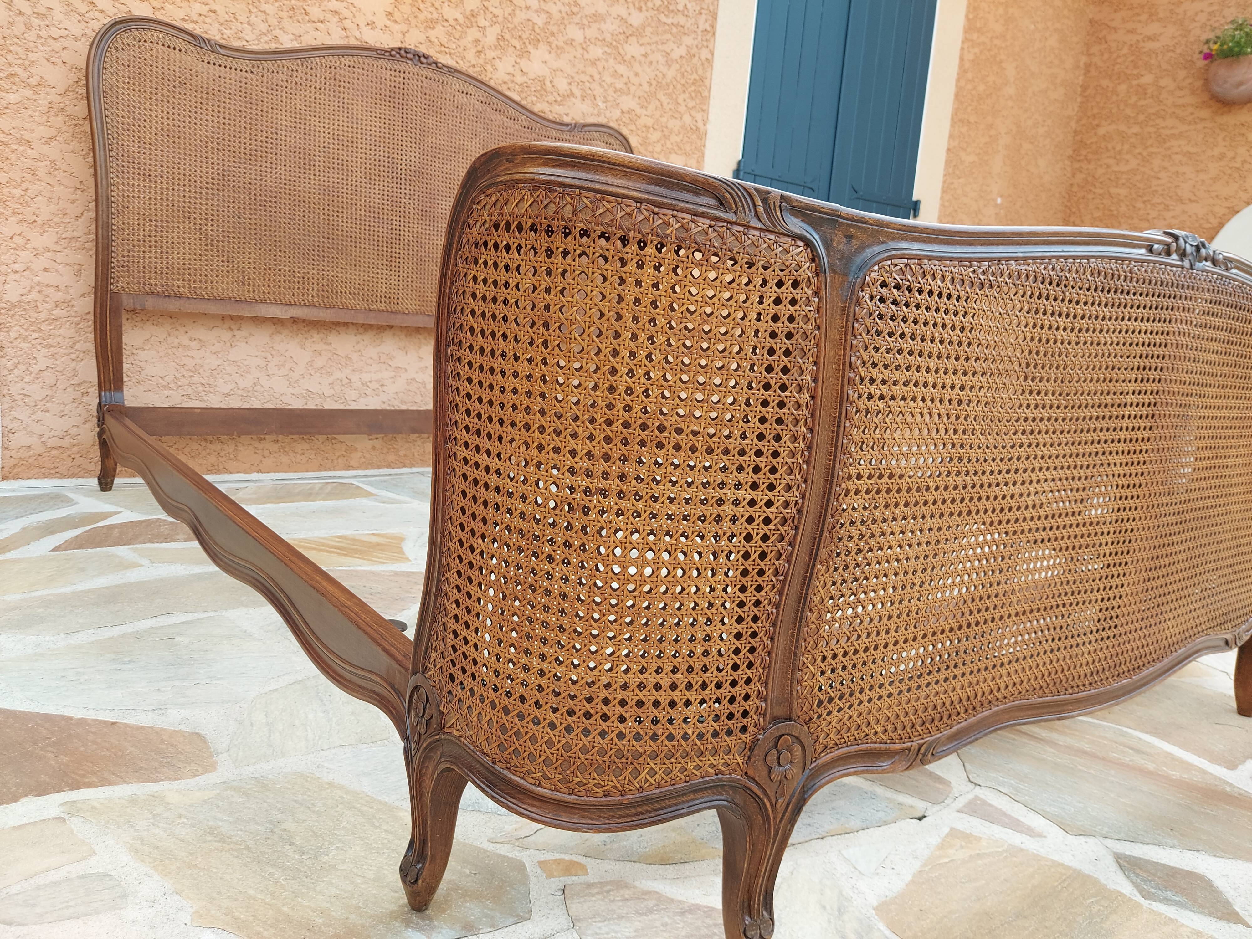 Lit corbeille cannage style Louis XV début XXeme