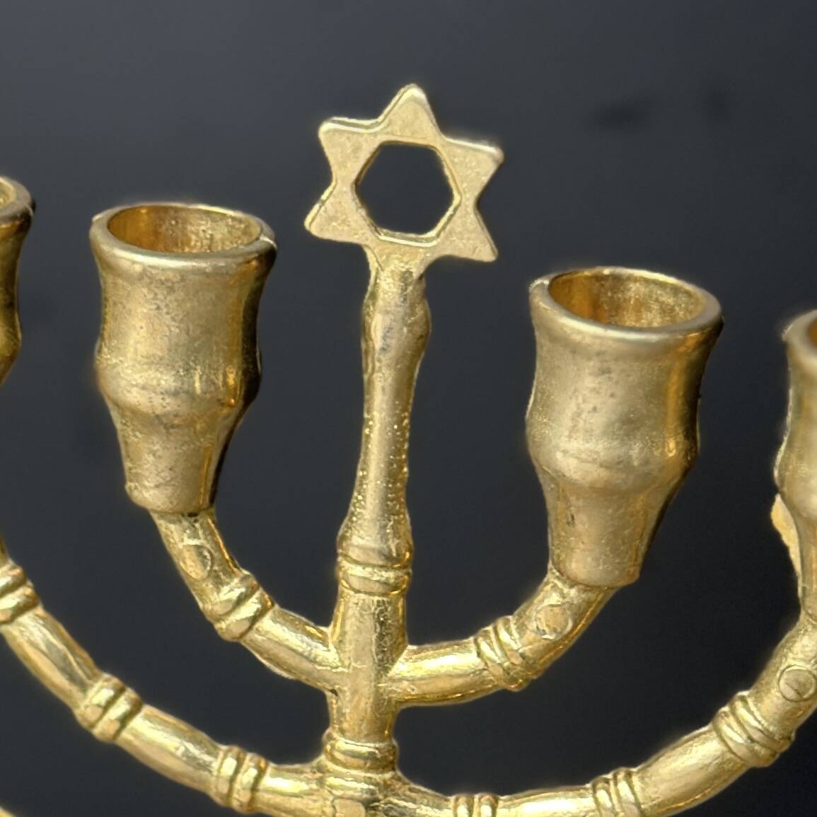 9-branch candlestick (Hanoukia) in brass.
