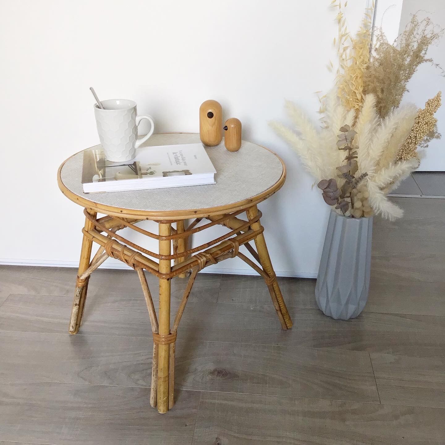 Table basse vintage ronde en rotin