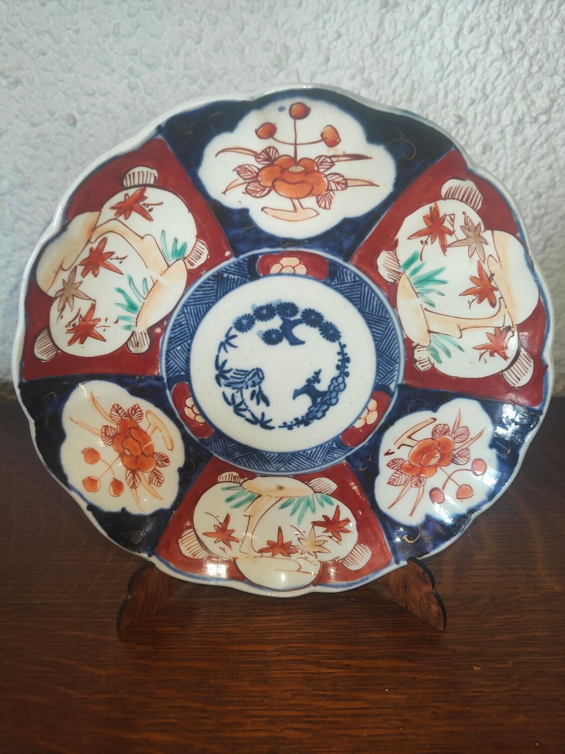 Pretty earthenware plate Imari Japanese old