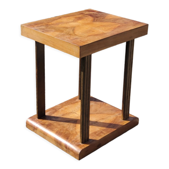 Art Deco pedestal table from the 30s in walnut