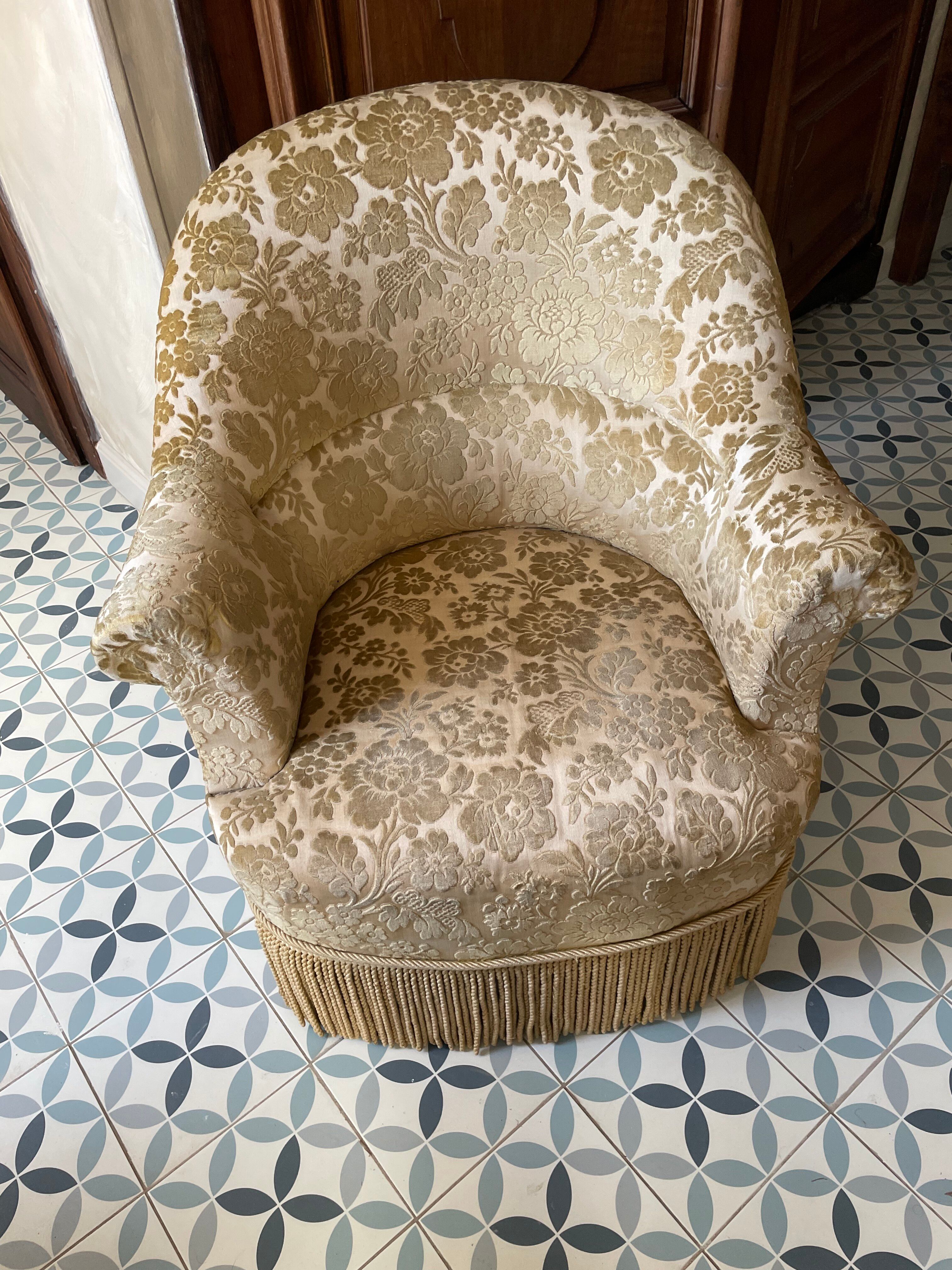 Toad chair