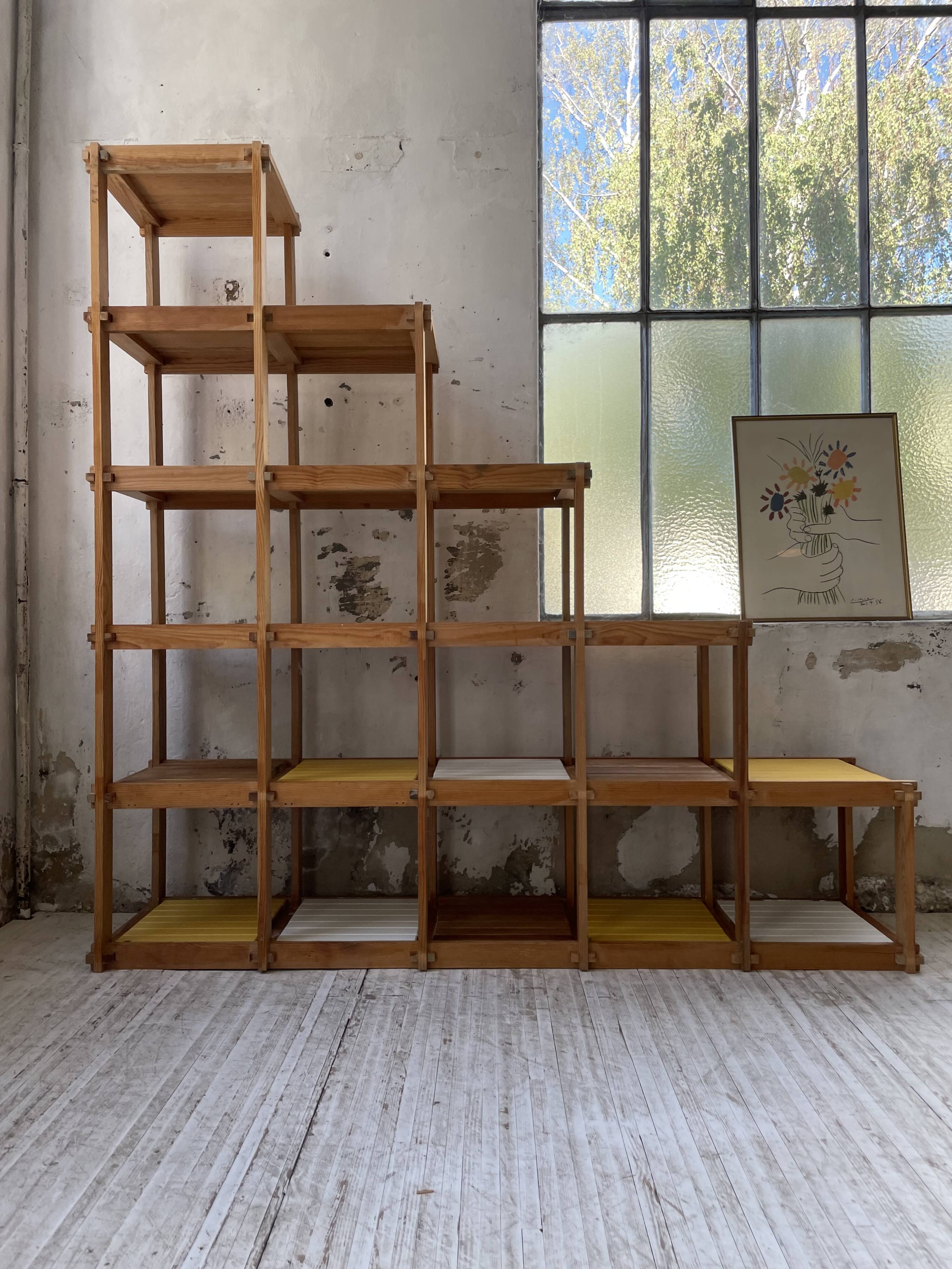 Bauhaus Maison Regain yellow white shelf