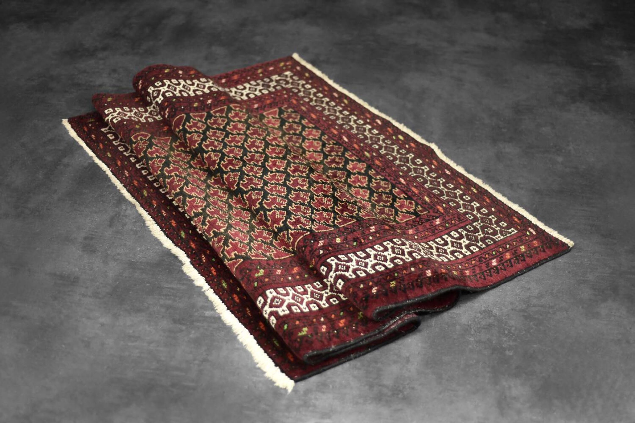 Tapis oriental Mir-Saruk tissé à la main, Moyen-Orient années 1960