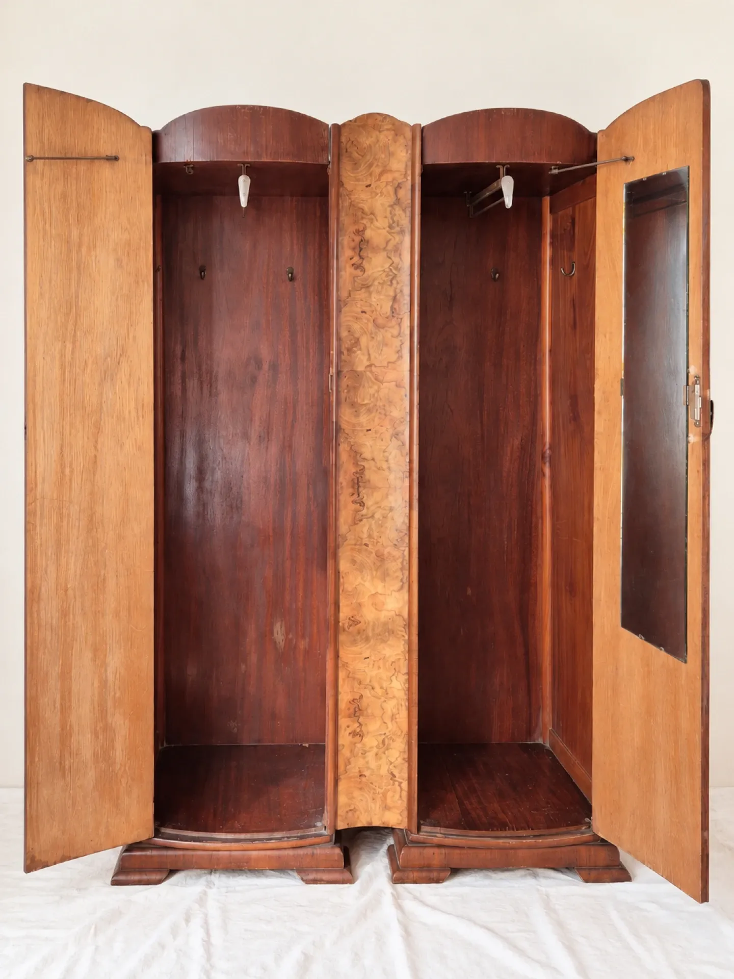 Art Deco wardrobe from the 1930s in elm burl – curved doors