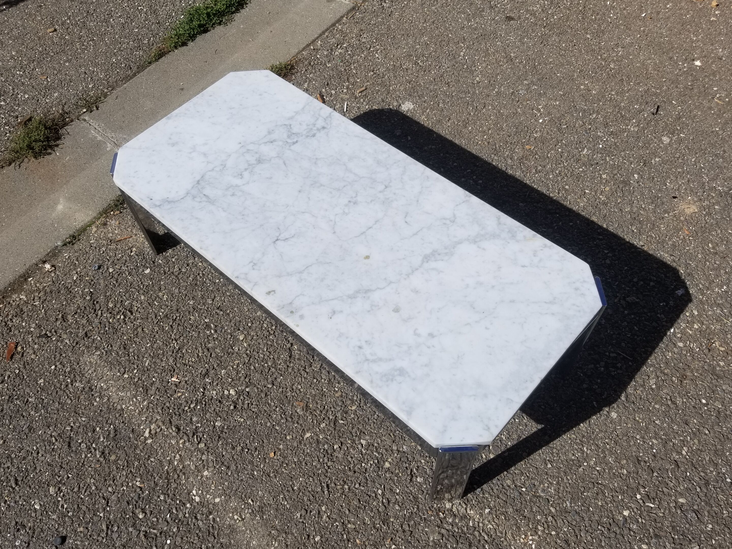 Vintage chrome metal coffee table and white marble top - 70s