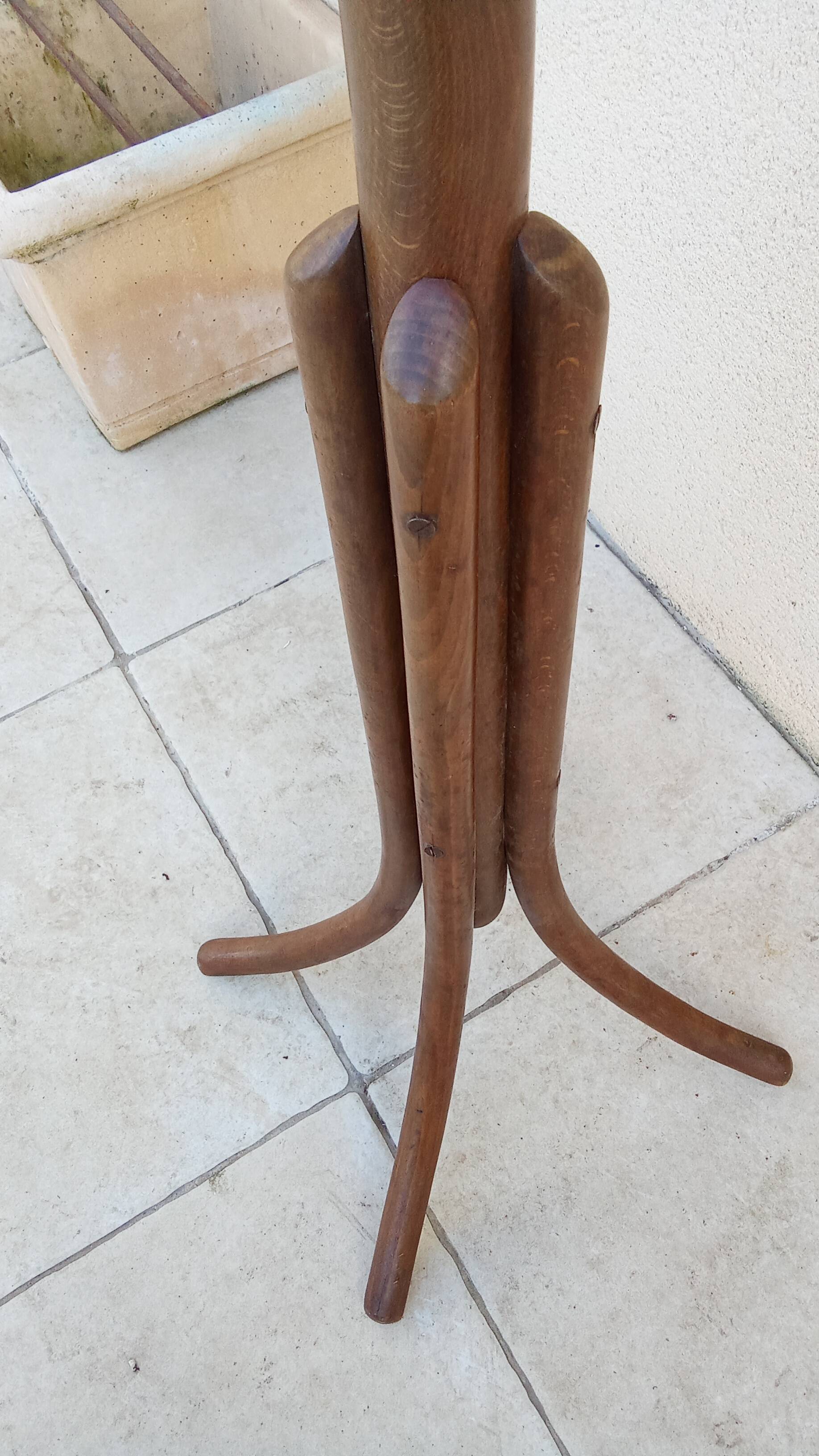 Vintage bistro parrot coat rack