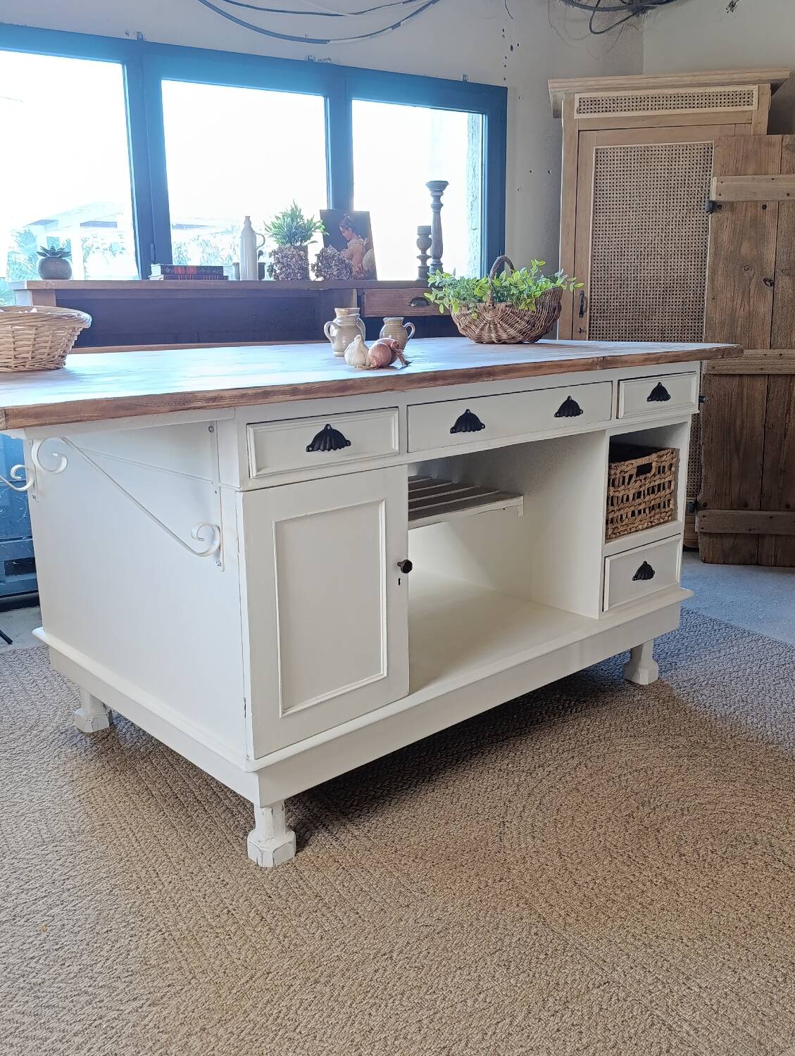 Island, kitchen counter