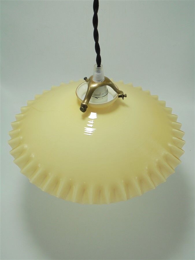 Suspension en opaline jaune