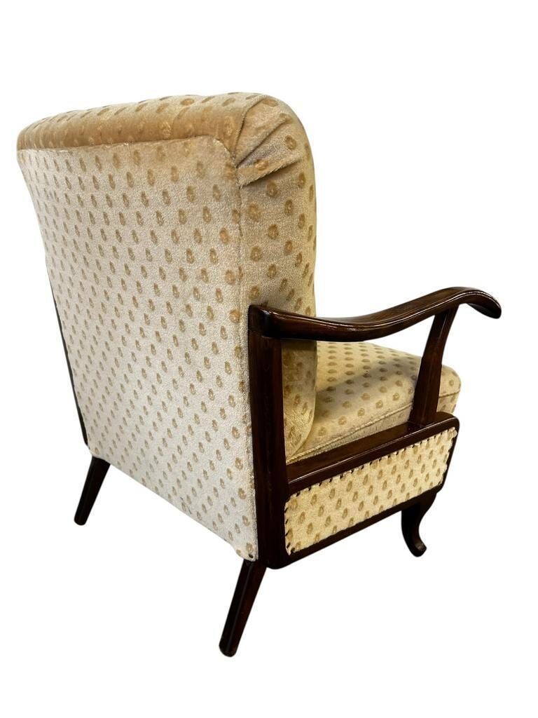 Vintage wooden armchair / club chair