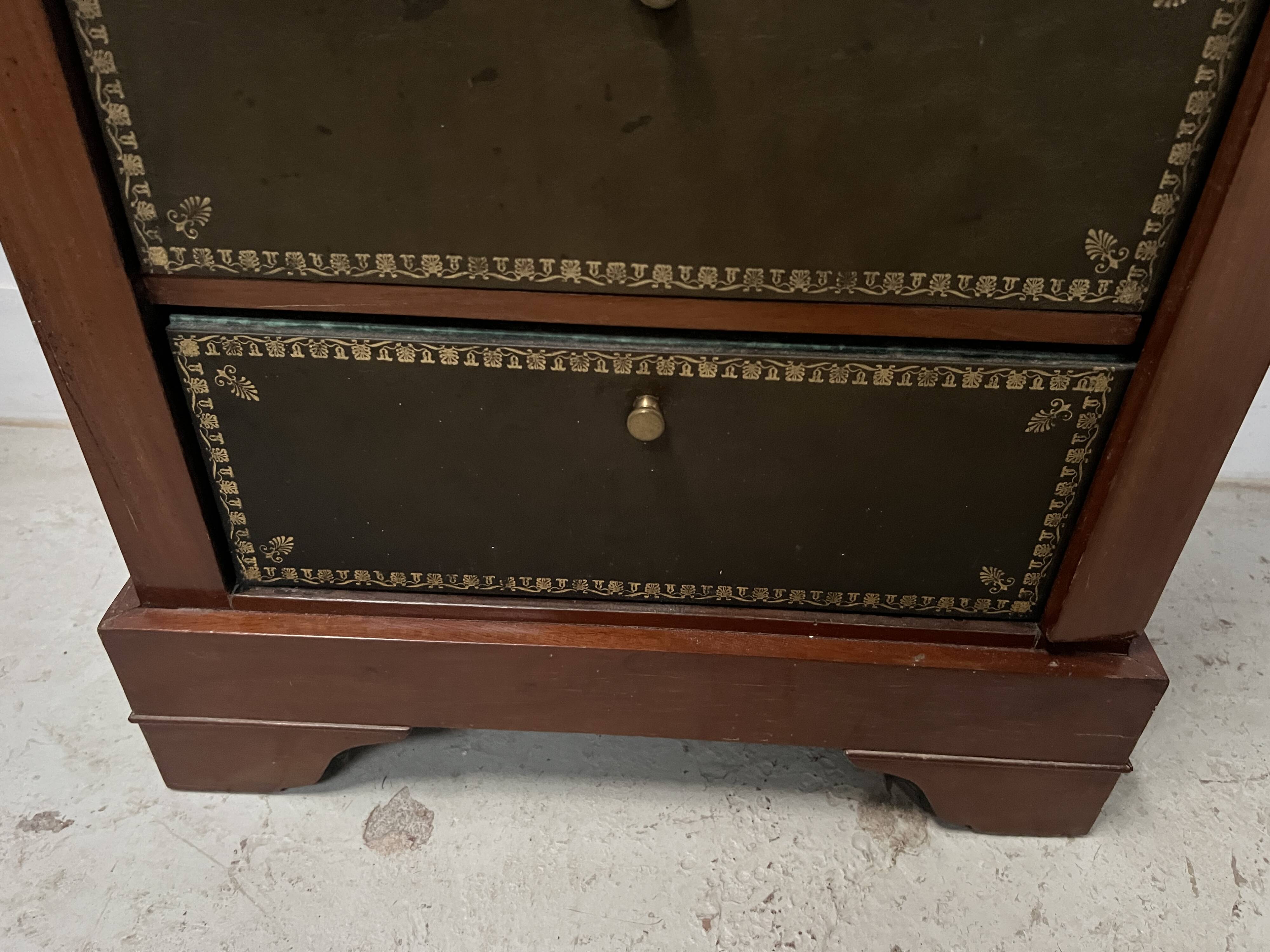 Meuble Cartonnier de style Louis Philippe en acajou XIX siècle